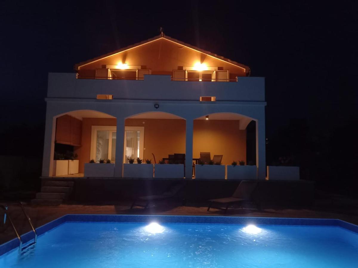 Leggiero Villa Benkovac Luaran gambar