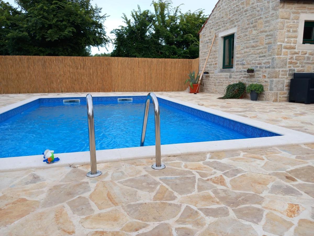 Leggiero Villa Benkovac Luaran gambar